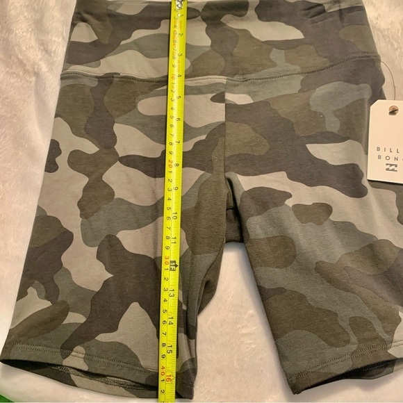NWT Billabong Athletic Shorts Medium Olive Green Camo Biker Babe Cotton Stretch - Picture 11 of 14